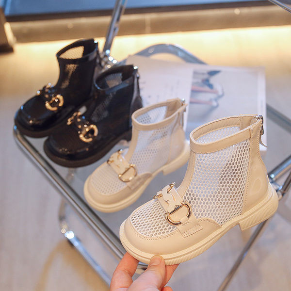 Детски затворени летни обувки с метален елемент за момичета 