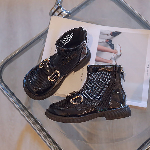 Детски затворени летни обувки с метален елемент за момичета 