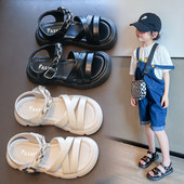 Кожени сандали с метален елемент и равна подметка за момичета