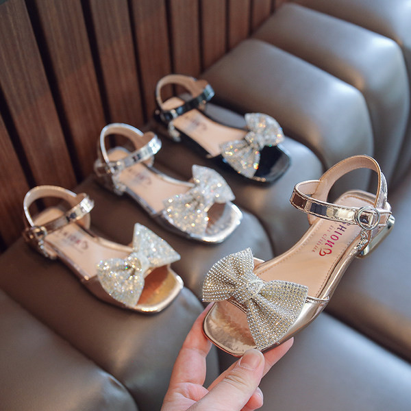 Детски сандали с камъни и панделка