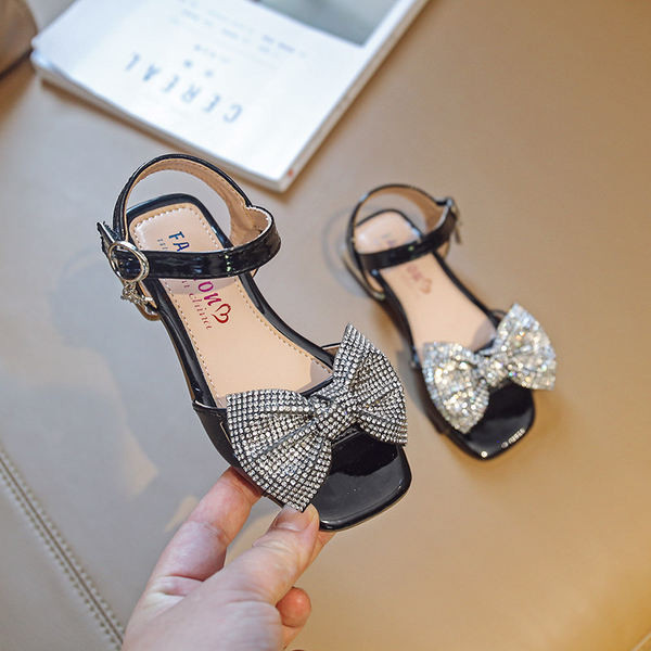 Детски сандали с камъни и панделка