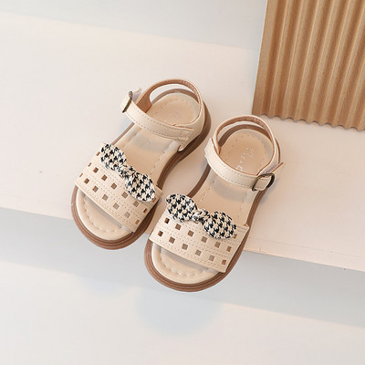 Детски сандали с перфорирана еко кожа с панделка