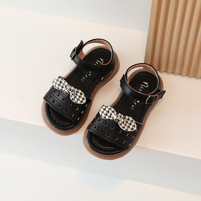 Детски сандали с перфорирана еко кожа с панделка