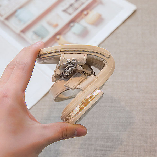 Детски сандали с камъни в бежов и жълт цвят 