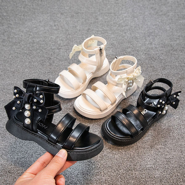 Сандали за момиче в римски стил с панделка и перли