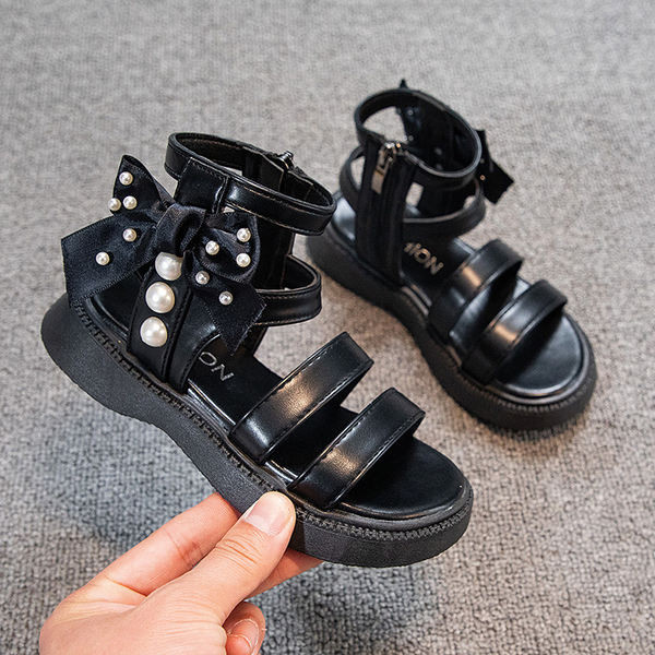 Сандали за момиче в римски стил с панделка и перли