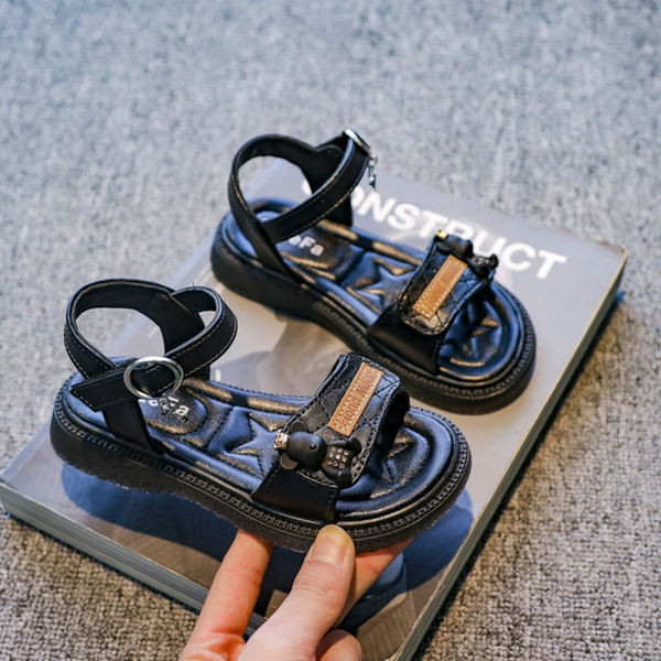 Сандали за момиче с декорация мече