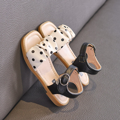 Ежедневни сандали за момичета с велкро закопчаване и метална декорация