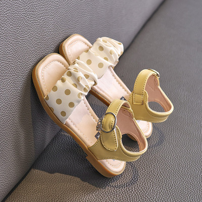 Ежедневни сандали за момичета с велкро закопчаване и метална декорация