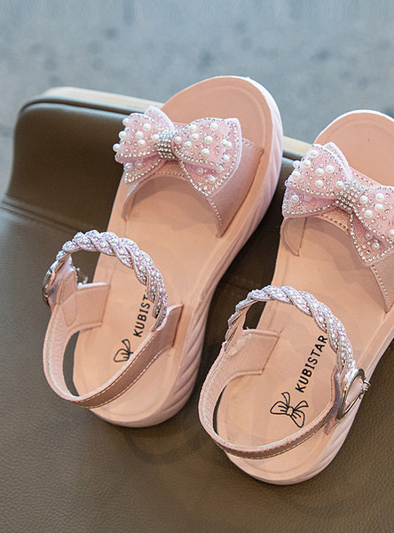 Нов модел сандали за момичета с декорация перли и камъни