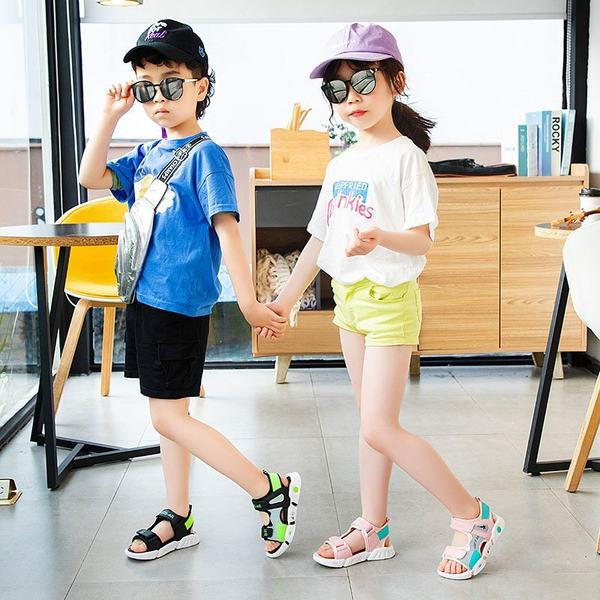 Детски цветни сандали с лепенки 