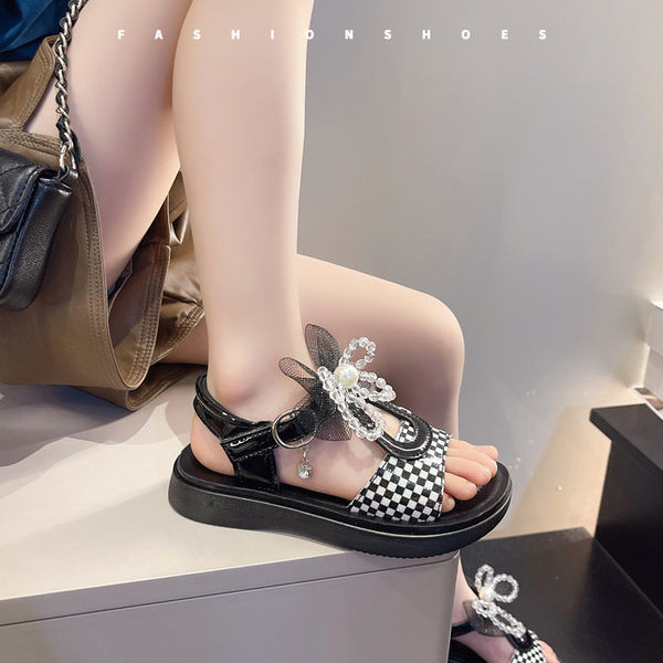 Летни детски сандали с камъни и равна подметка