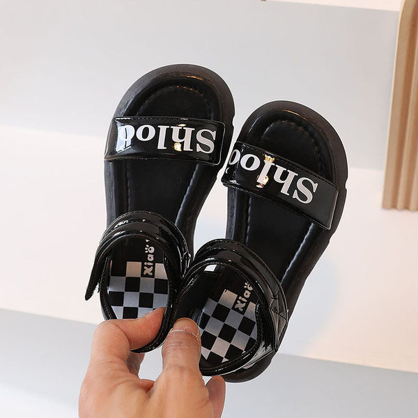 Детски сандали с надпис в бял и черен цвят 