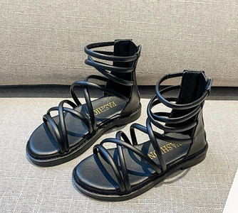 Детски кожени сандали с цип и каишки