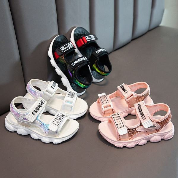 Нов модел дамски сандали с груба подметка и велкро закопчаване 