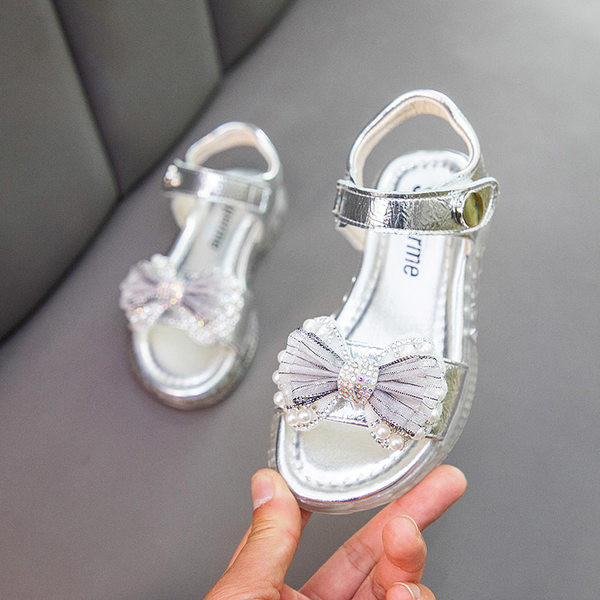 Сандали с лъскав ефект за момичета