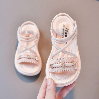 Кожени сандали за момичета с велкро закопчаване и метален елемент