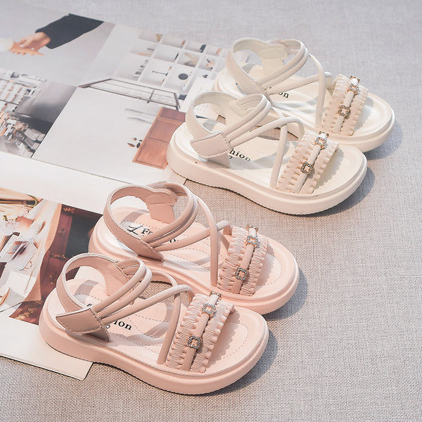 Кожени сандали за момичета с велкро закопчаване и метален елемент