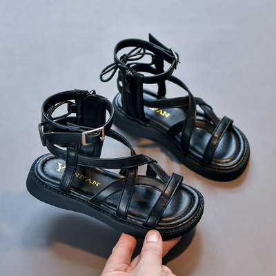 Детски сандали с кожени каишки в черен и бял цвят