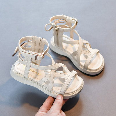 Детски сандали с кожени каишки в черен и бял цвят