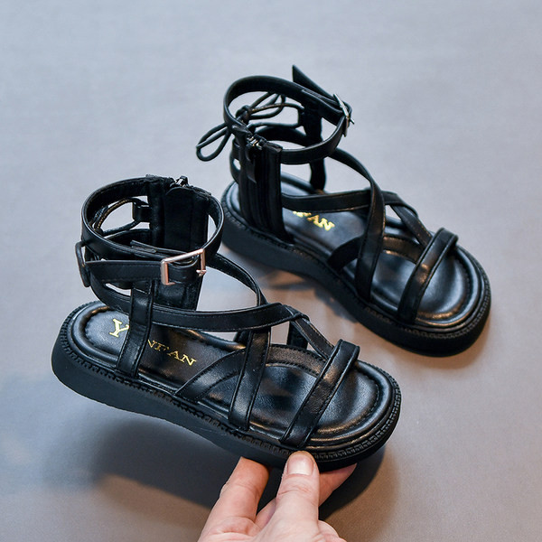 Детски сандали с кожени каишки в черен и бял цвят 