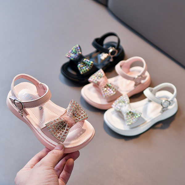 Сандали за момичета с панделка с лъскав ефект