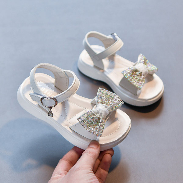Сандали за момичета с панделка с лъскав ефект