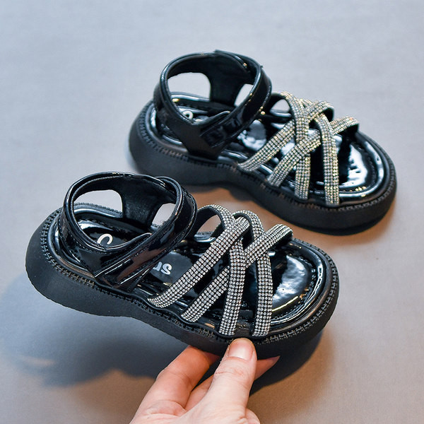 Детски сандали с камъни в бял и черен цвят 