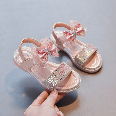 Детски сандали с панделка и лъскав ефект