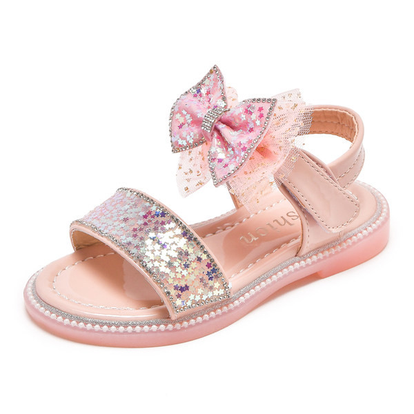 Детски сандали с панделка и лъскав ефект 