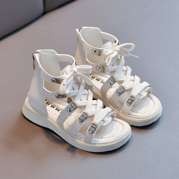 Нов модел кожени сандали за момичета с връзки и цип