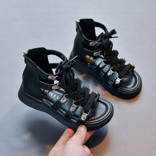 Нов модел кожени сандали за момичета с връзки и цип