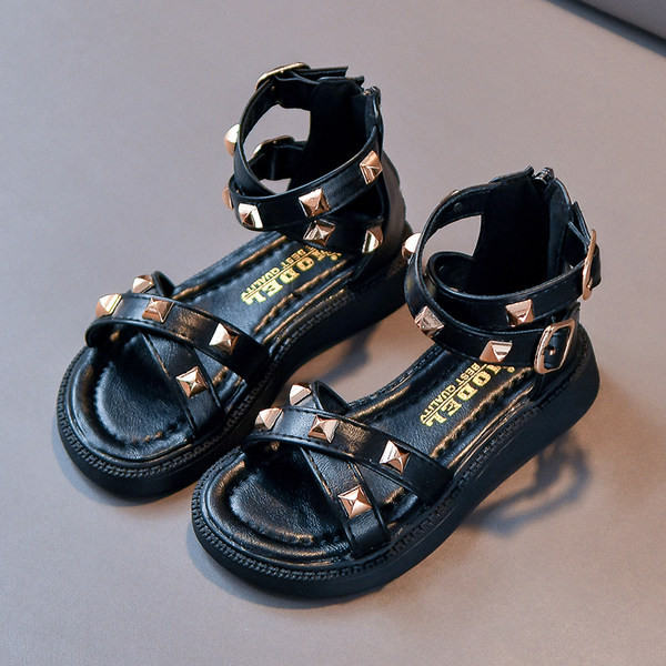 Нов модел детски сандали с кожени каишки и пулове