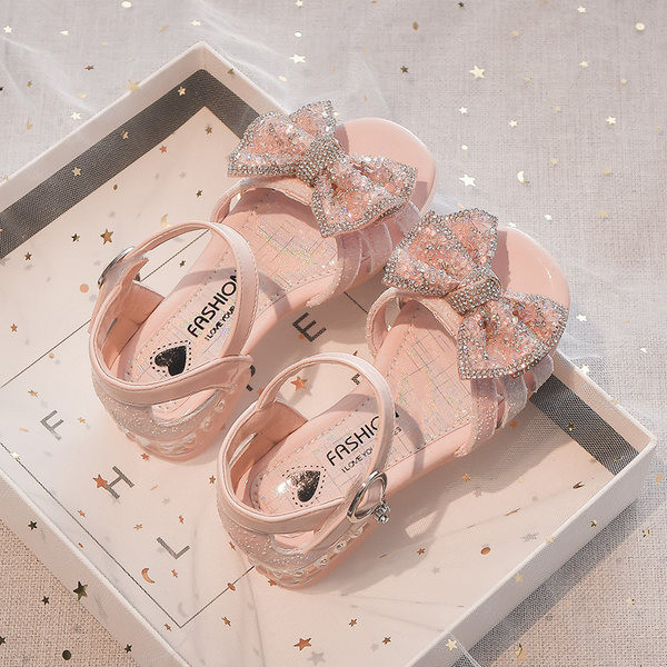 Детски сандали с панделка и декоративни камъни