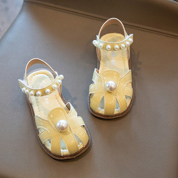 Детски сандали за момиче с декоративни перли