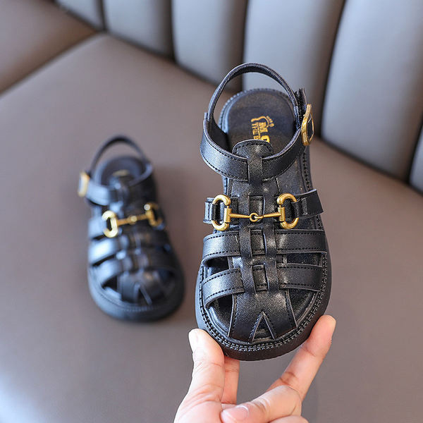 Детски сандали от еко кожа с метална декорация