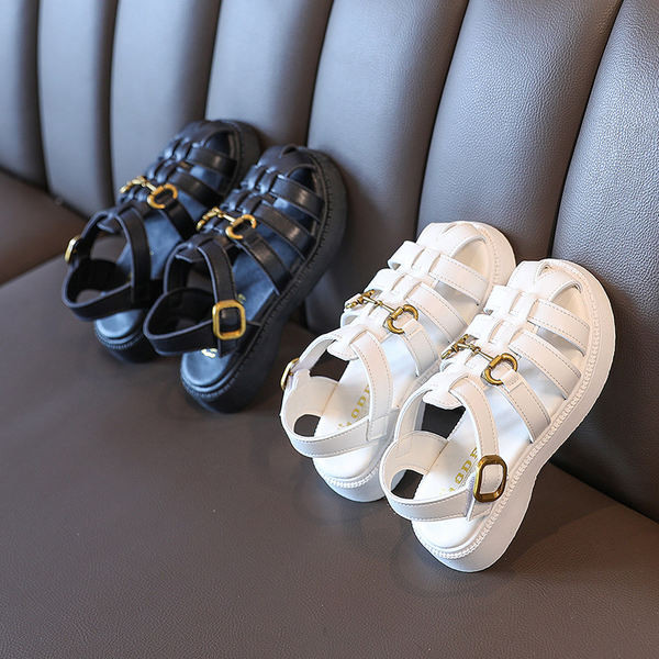 Детски сандали от еко кожа с метална декорация