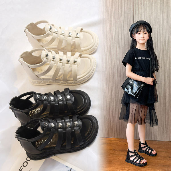 Детски сандали  в бял и черен цвят 