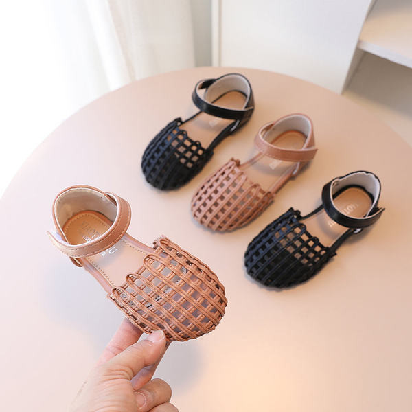 Детски сандали заоблен модел в бежов и черен цвят