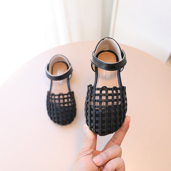 Детски сандали заоблен модел в бежов и черен цвят