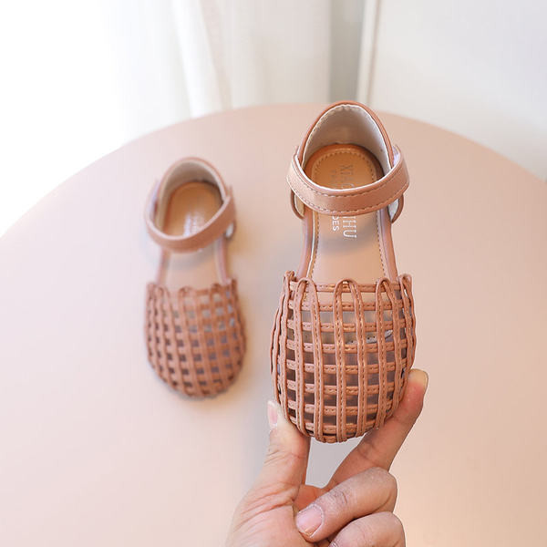 Детски сандали заоблен модел в бежов и черен цвят