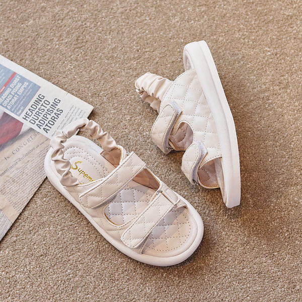 Нов модел дамски сандали от еко кожа с равна подметка