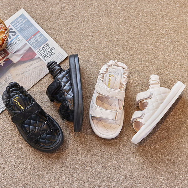 Нов модел дамски сандали от еко кожа с равна подметка