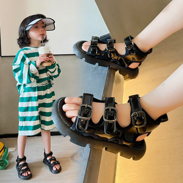 Детски сандали в бял и черен цвят 