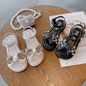 Детски сандали с карирана панделка и декоративни камъни