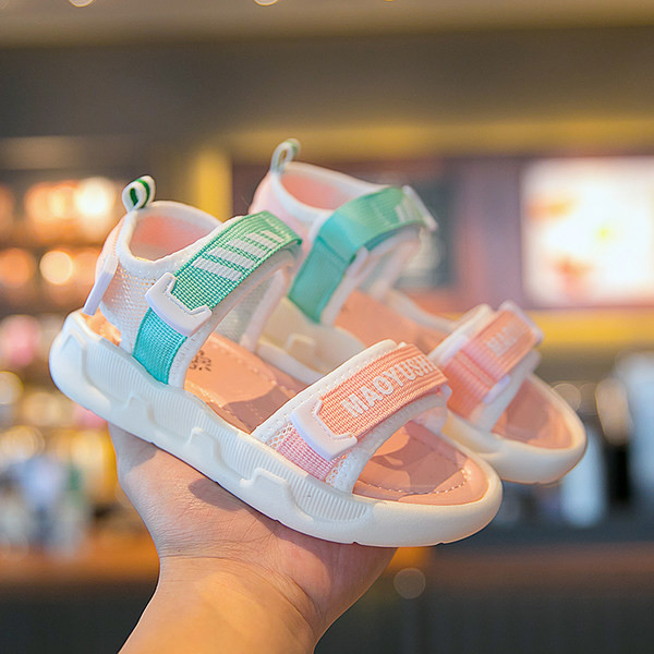 Текстилни сандали за момичета с велкро закопчаване и бродиран надпис 