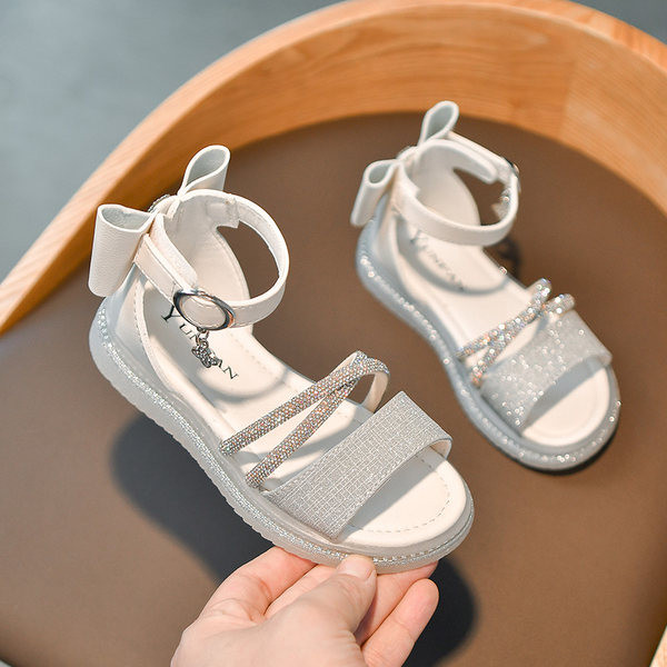 Детски сандали за момичета от еко кожа с лъскави елементи