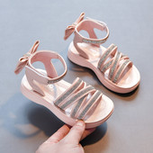 Кожени сандали с панделка и декоративни камъни за момичета