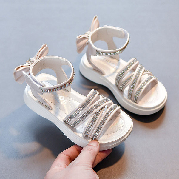 Кожени сандали с панделка и декоративни камъни за момичета 