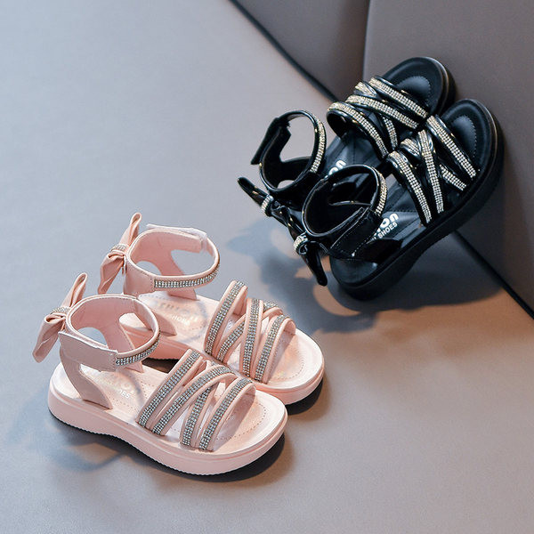 Кожени сандали с панделка и декоративни камъни за момичета 